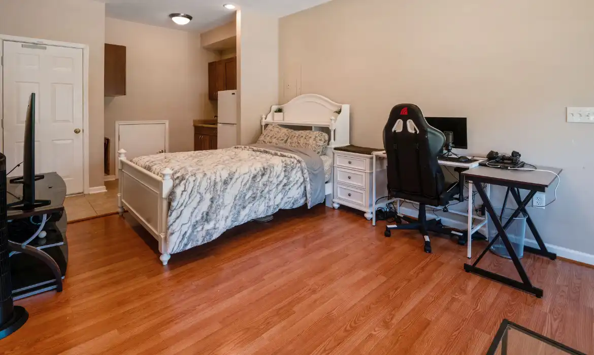 Garrell Group Top Woodbridge Realtor 6193 Oaklawn Ln web 09