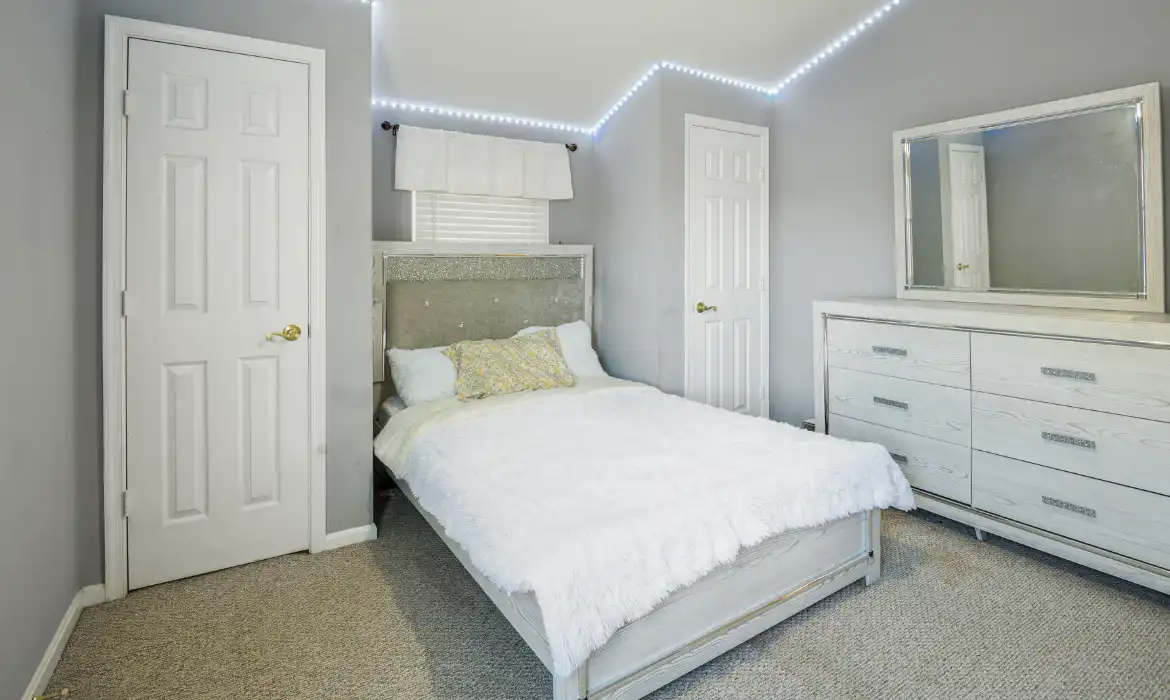 Garrell Group Top Woodbridge Realtor 6193 Oaklawn Ln web 30