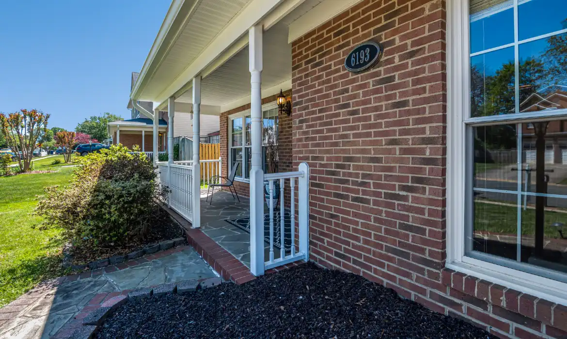 Garrell Group Top Woodbridge Realtor 6193 Oaklawn Ln web 31