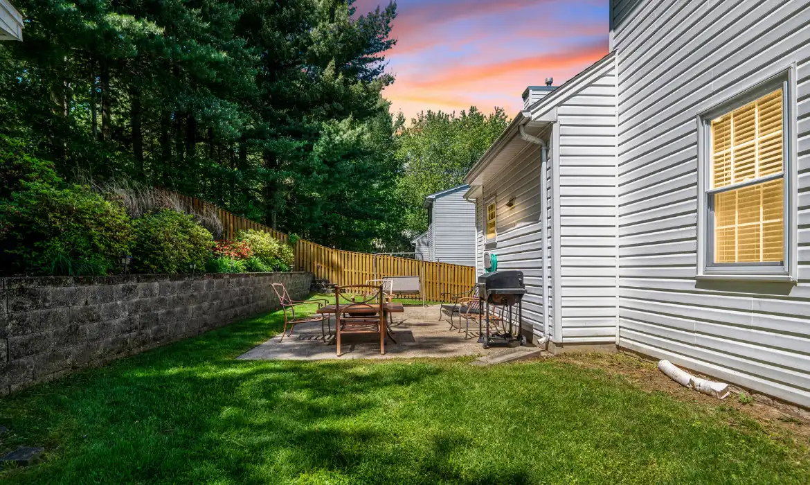 Garrell Group Top Woodbridge Realtor 6193 Oaklawn Ln web 36