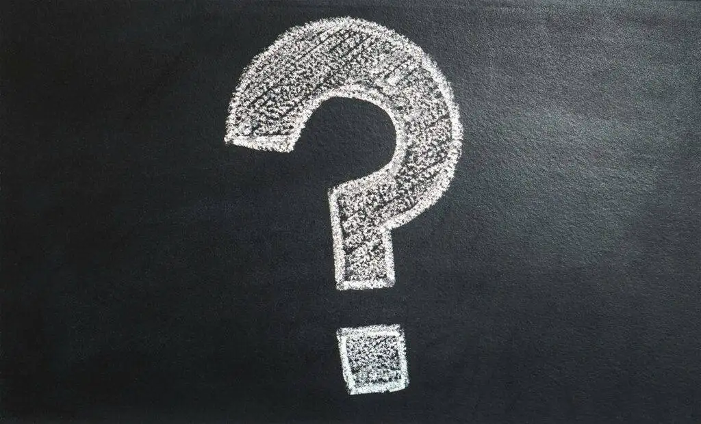 Question mark on a chalkboard representing the question of which Loudoun County schools and options are right for local homebuyers