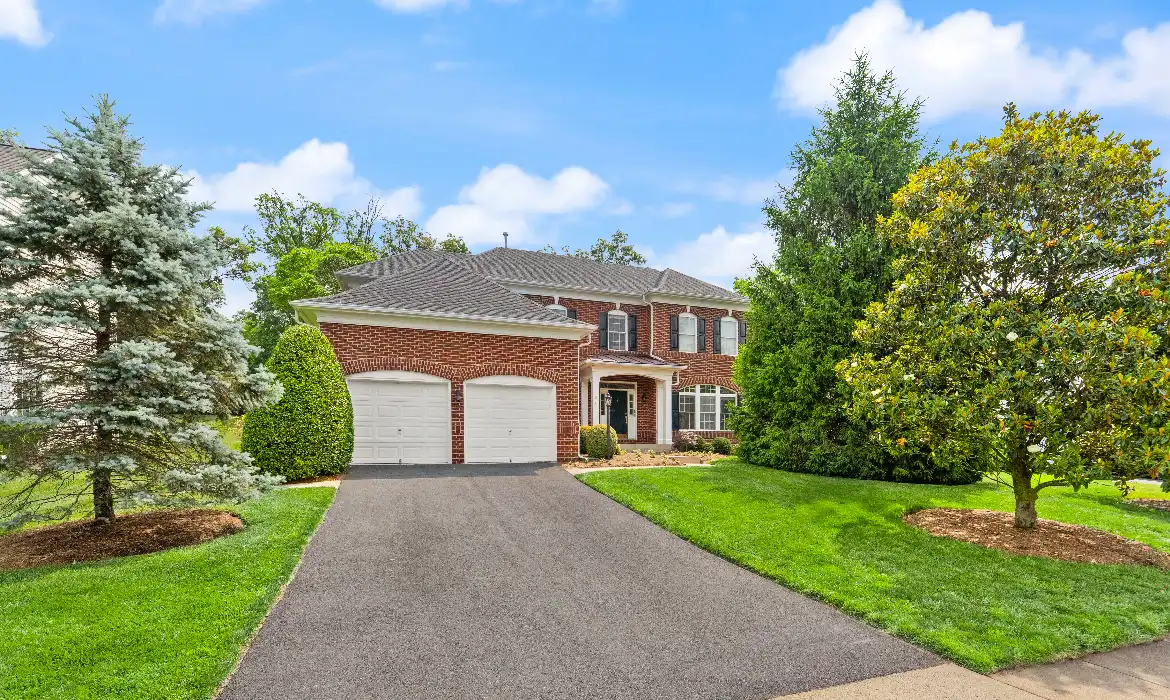Garrell Group Top Leesburg Realtor 1814 Woods Edge Dr NE web 02