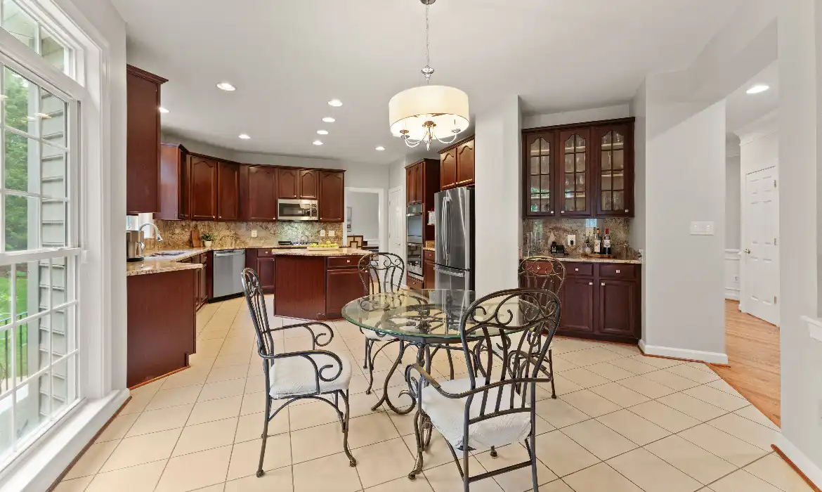 Garrell Group Top Leesburg Realtor 1814 Woods Edge Dr NE web 16