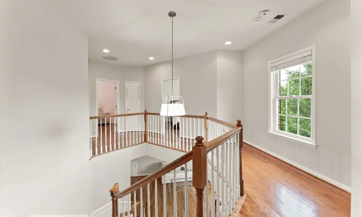 Garrell Group Top Leesburg Realtor 1814 Woods Edge Dr NE web 23
