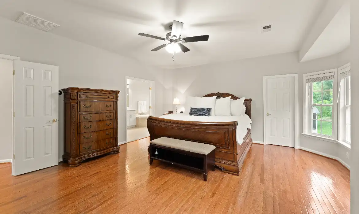 Garrell Group Top Leesburg Realtor 1814 Woods Edge Dr NE web 24