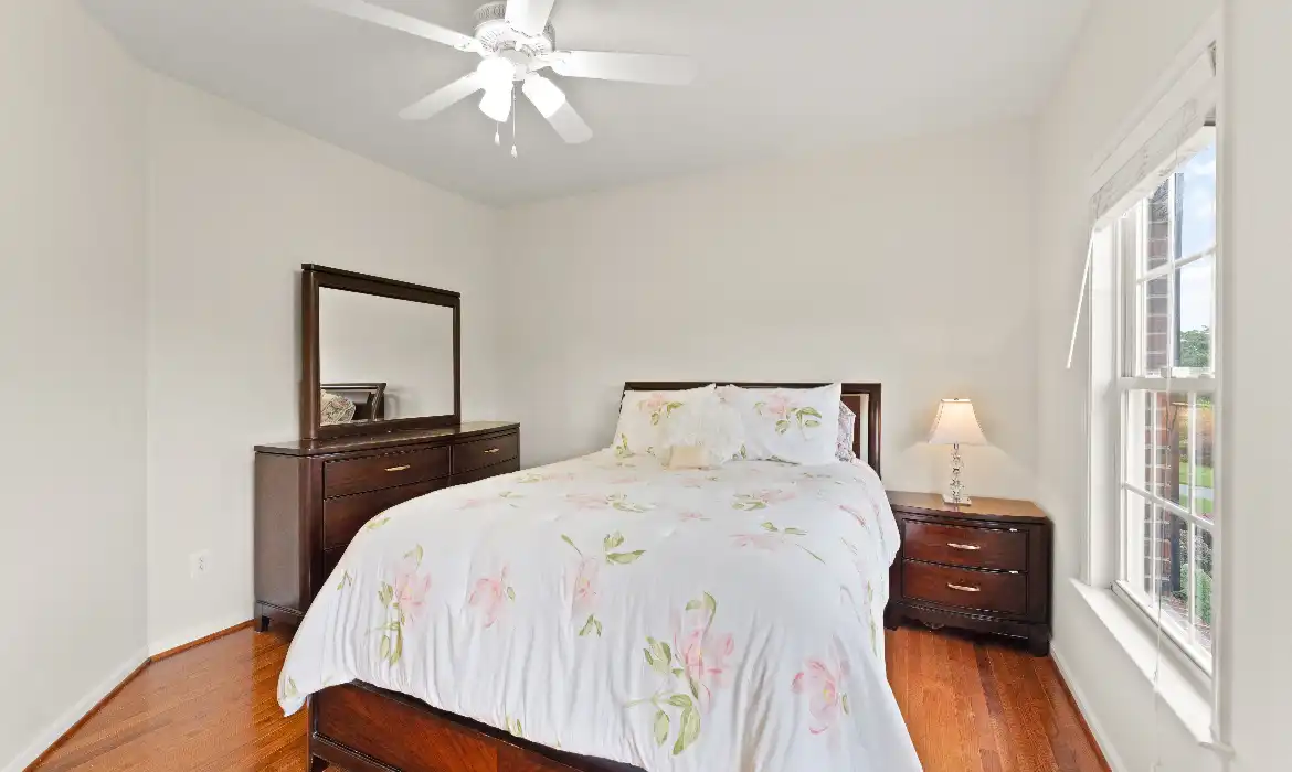 Garrell Group Top Leesburg Realtor 1814 Woods Edge Dr NE web 28