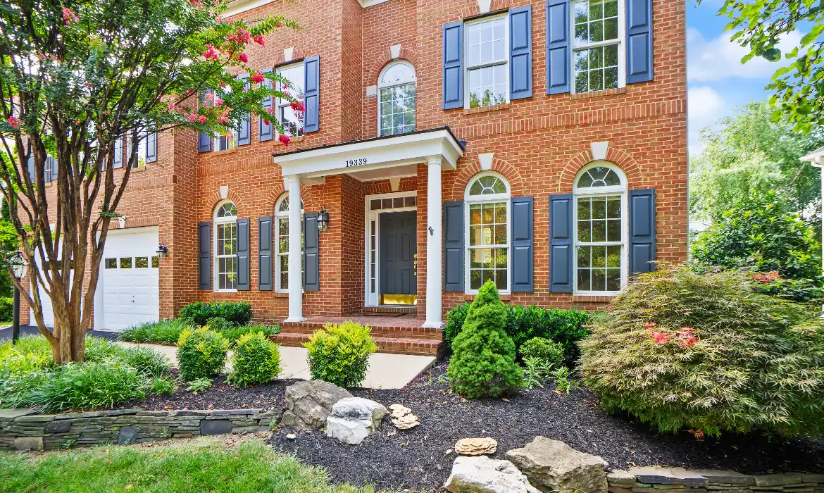 Garrell Group Top Leesburg Realtor 19339 Mill Dam Pl web 03