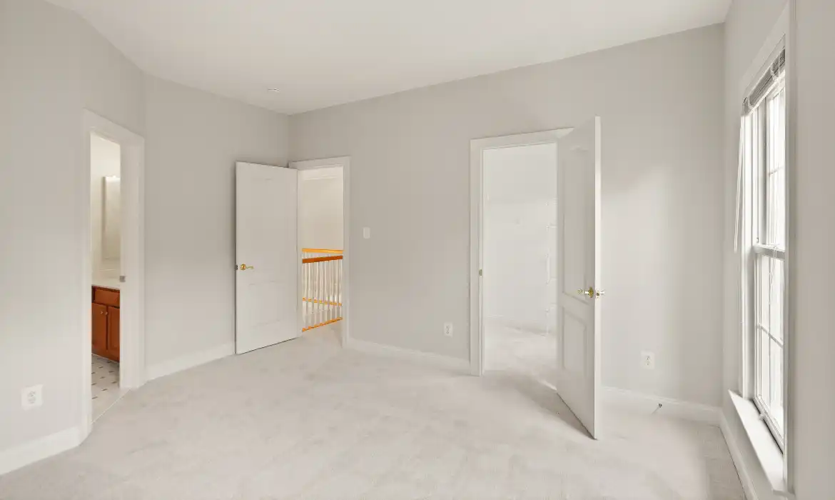 Garrell Group Top Leesburg Realtor 19339 Mill Dam Pl web 33