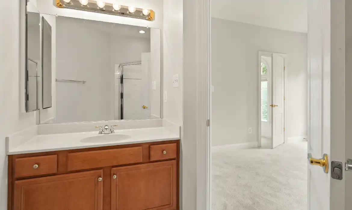 Garrell Group Top Leesburg Realtor 19339 Mill Dam Pl web 34