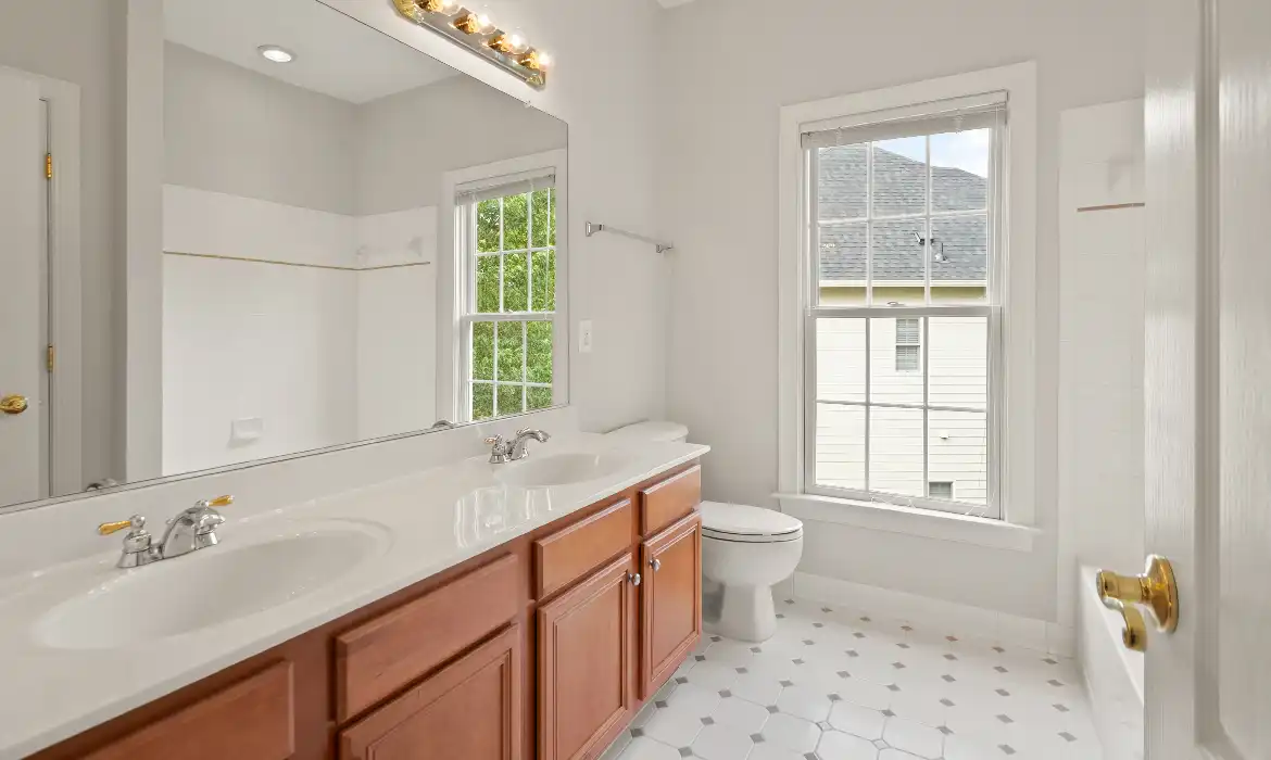 Garrell Group Top Leesburg Realtor 19339 Mill Dam Pl web 37
