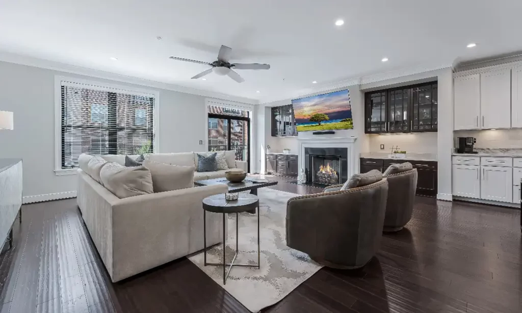 Garrell Group Top Leesburg Realtor 43561 Michigan Sq web 01