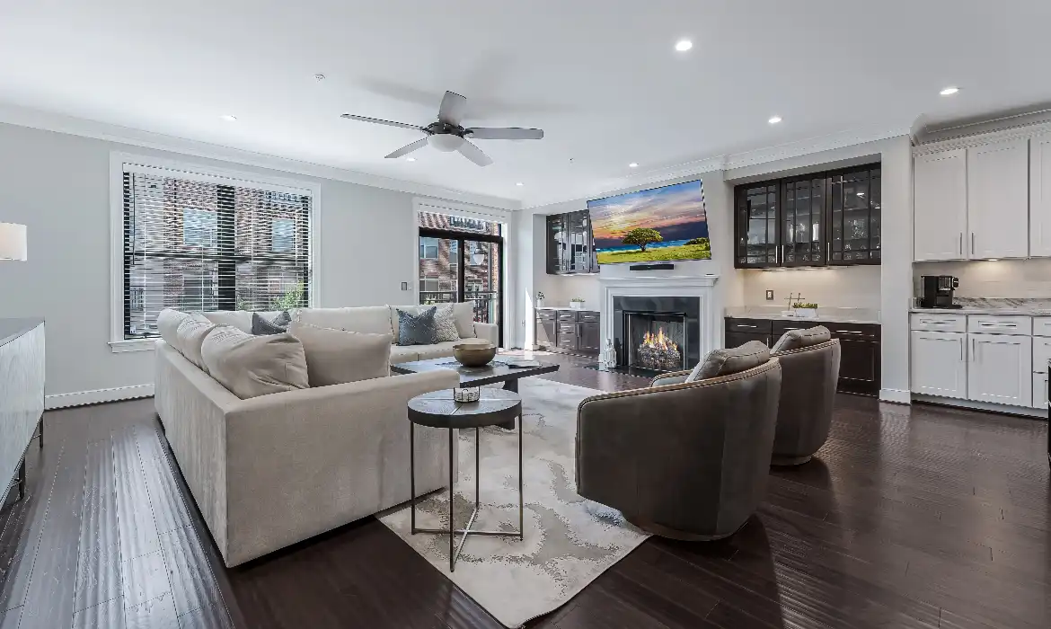Garrell Group Top Leesburg Realtor 43561 Michigan Sq web 01