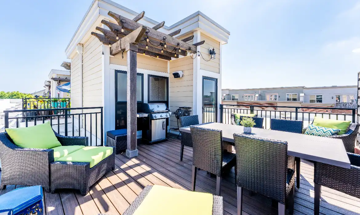 Garrell Group Top Leesburg Realtor 43561 Michigan Sq web 02