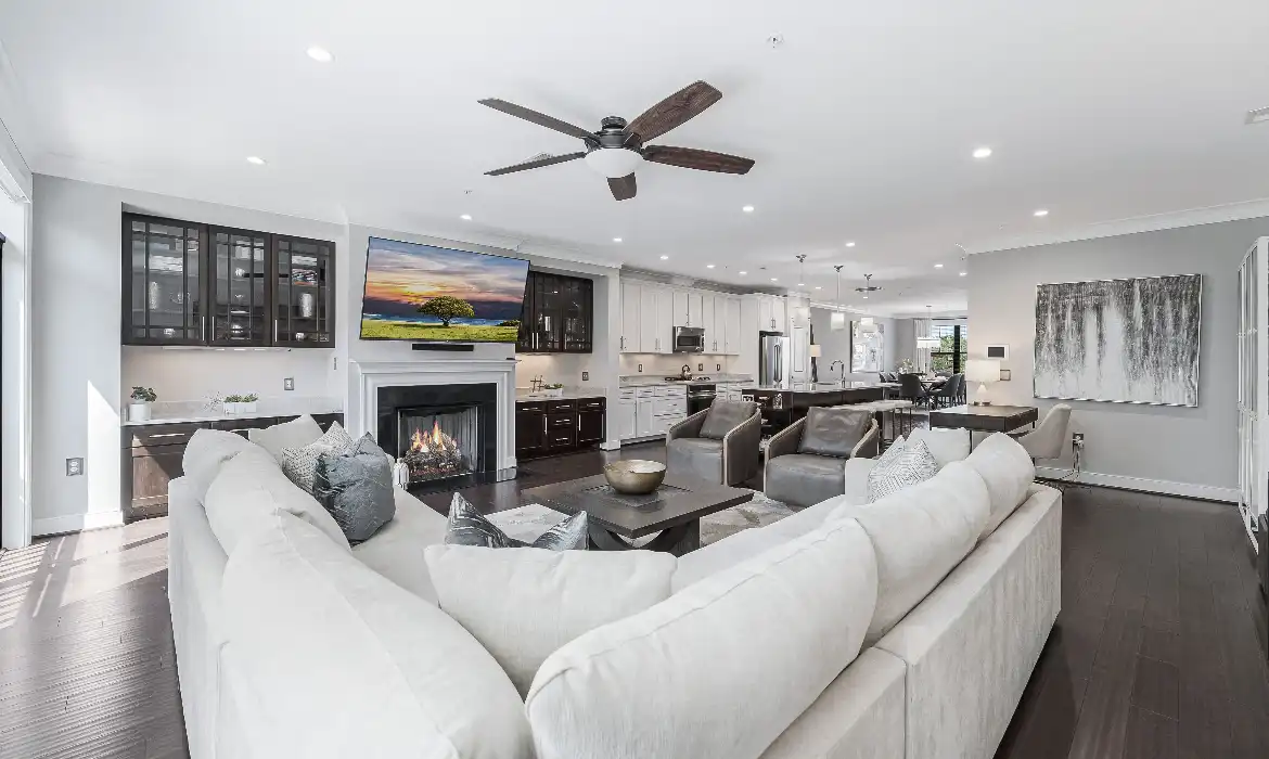 Garrell Group Top Leesburg Realtor 43561 Michigan Sq web 07
