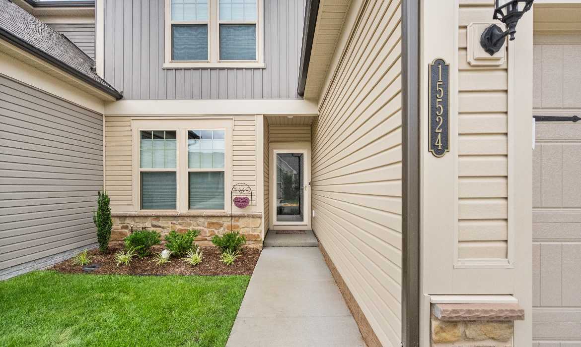 Garrell Group Top Haymarket Realtor 15524 Marigold Falls Ln web 05