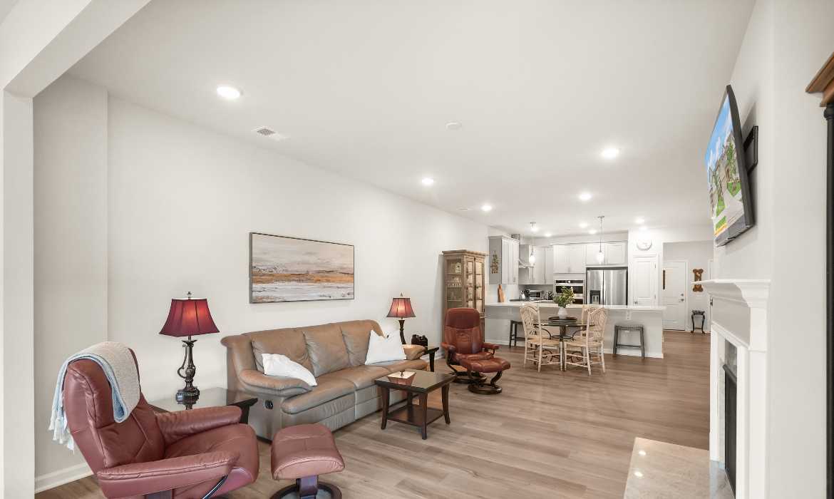 Garrell Group Top Haymarket Realtor 15524 Marigold Falls Ln web 16