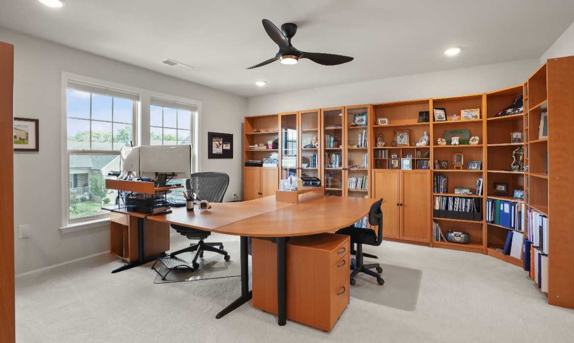 Garrell Group Top Haymarket Realtor 15524 Marigold Falls Ln web 31