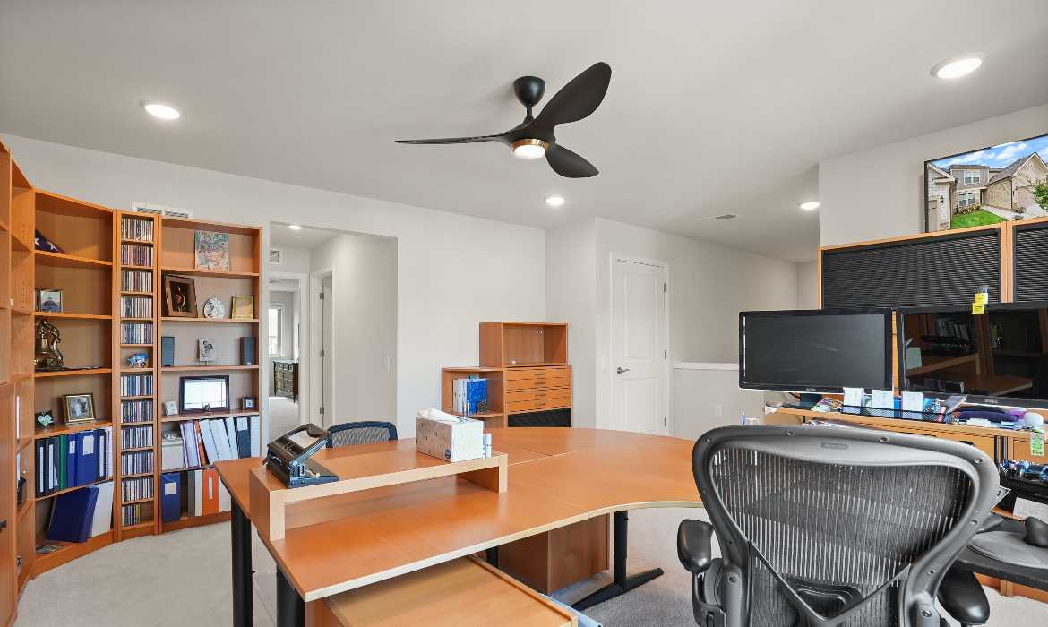 Garrell Group Top Haymarket Realtor 15524 Marigold Falls Ln web 32