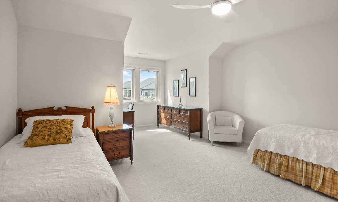 Garrell Group Top Haymarket Realtor 15524 Marigold Falls Ln web 36