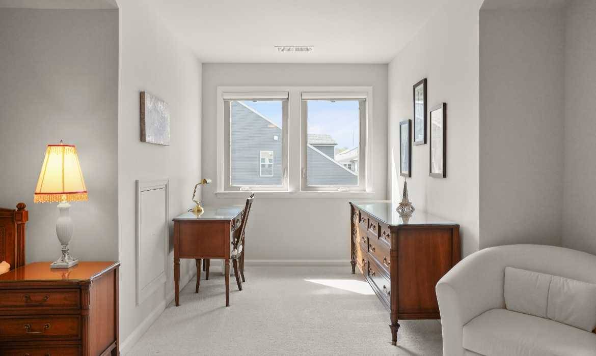 Garrell Group Top Haymarket Realtor 15524 Marigold Falls Ln web 37