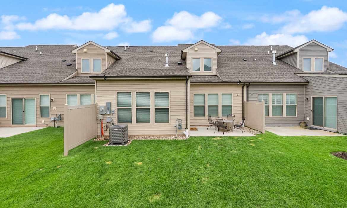 Garrell Group Top Haymarket Realtor 15524 Marigold Falls Ln web 43