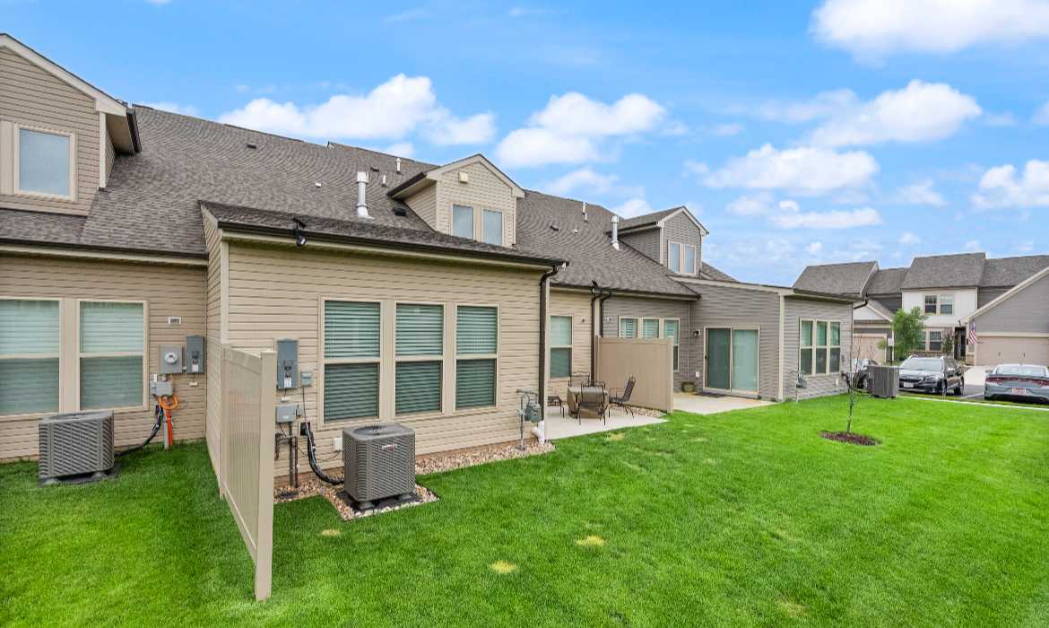 Garrell Group Top Haymarket Realtor 15524 Marigold Falls Ln web 44