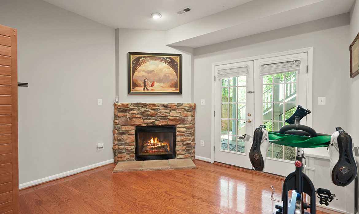 Garrell Group Top Leesburg Realtor 14398 Verde Pl web 32