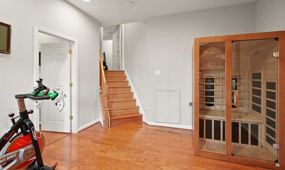 Garrell Group Top Leesburg Realtor 14398 Verde Pl web 33