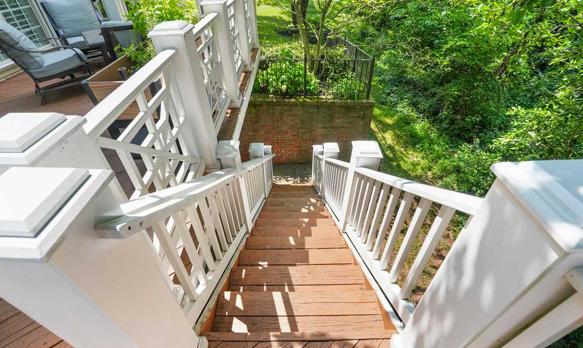 Garrell Group Top Leesburg Realtor 14398 Verde Pl web 39