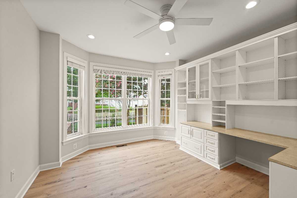 Garrell Group Top Leesburg Realtor 19228 Wiggum Sq web 08