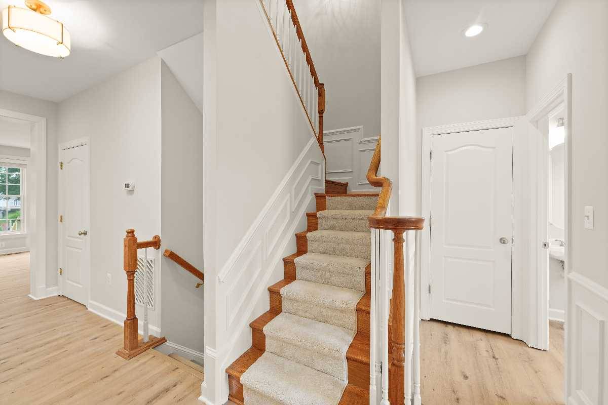 Garrell Group Top Leesburg Realtor 19228 Wiggum Sq web 14