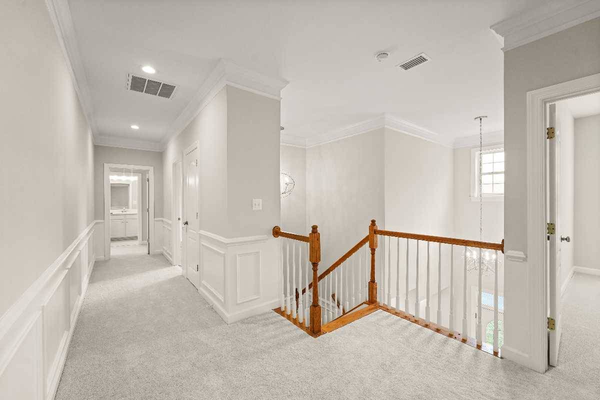 Garrell Group Top Leesburg Realtor 19228 Wiggum Sq web 15
