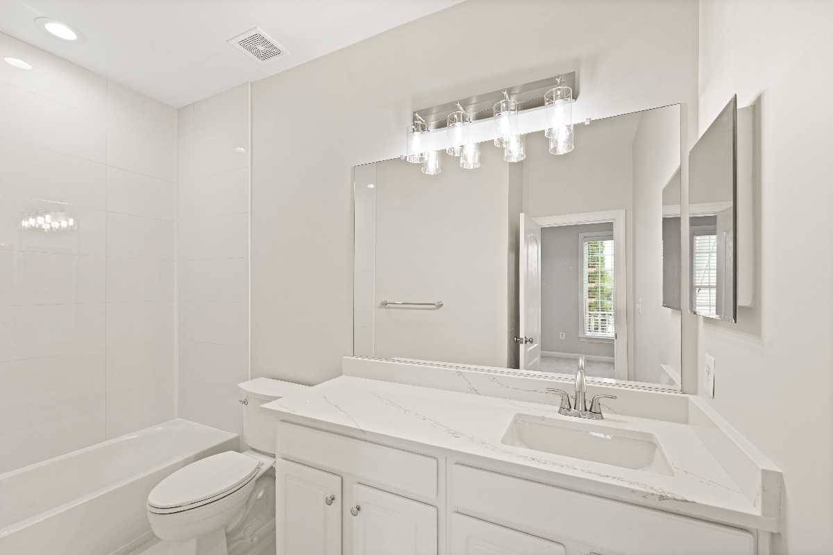 Garrell Group Top Leesburg Realtor 19228 Wiggum Sq web 22