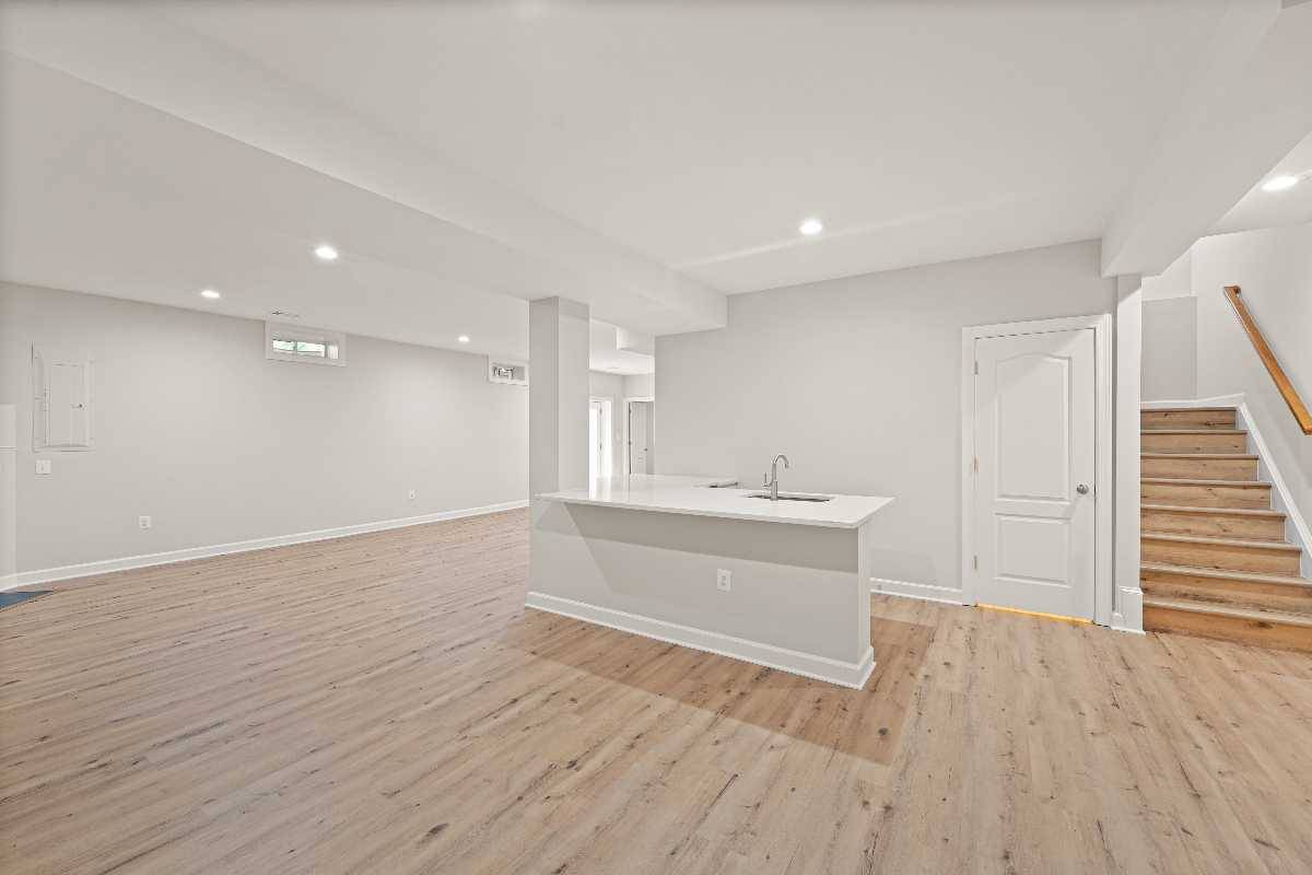 Garrell Group Top Leesburg Realtor 19228 Wiggum Sq web 25