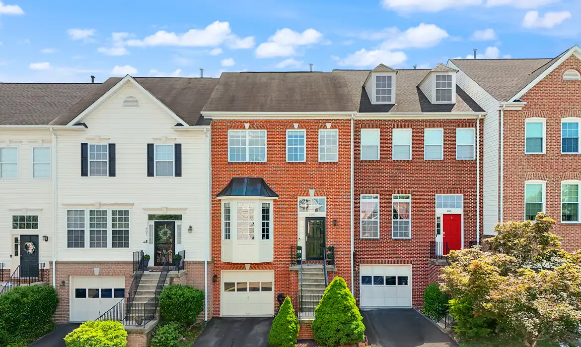 Garrell Group Top Leesburg Realtor 605 McLeary Sq SE web 02