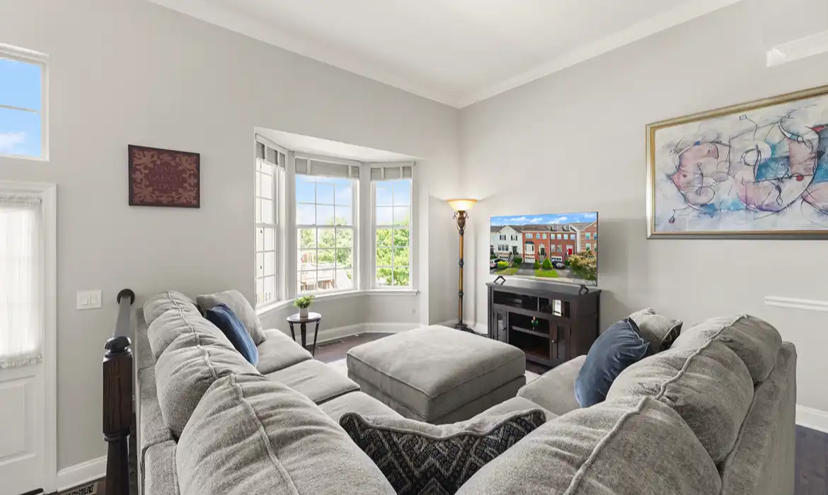 Garrell Group Top Leesburg Realtor 605 McLeary Sq SE web 07