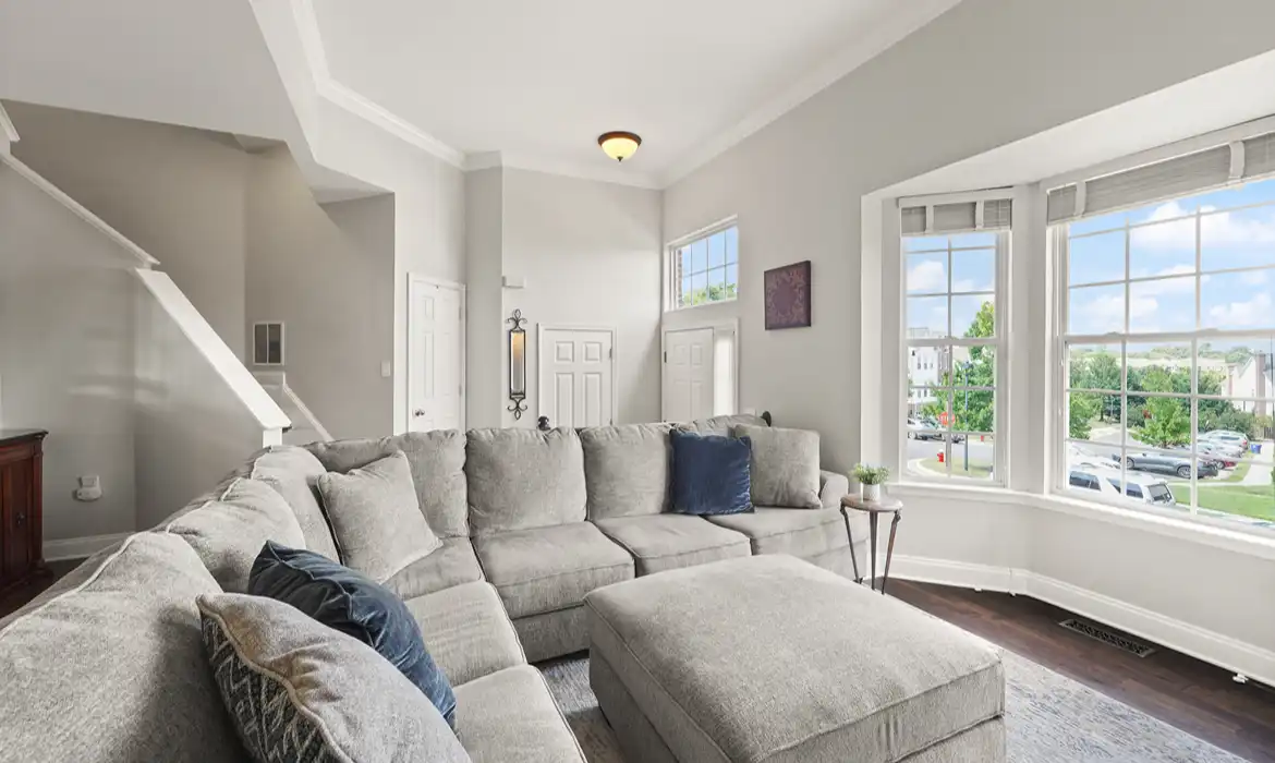 Garrell Group Top Leesburg Realtor 605 McLeary Sq SE web 08