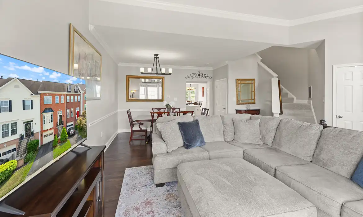 Garrell Group Top Leesburg Realtor 605 McLeary Sq SE web 09
