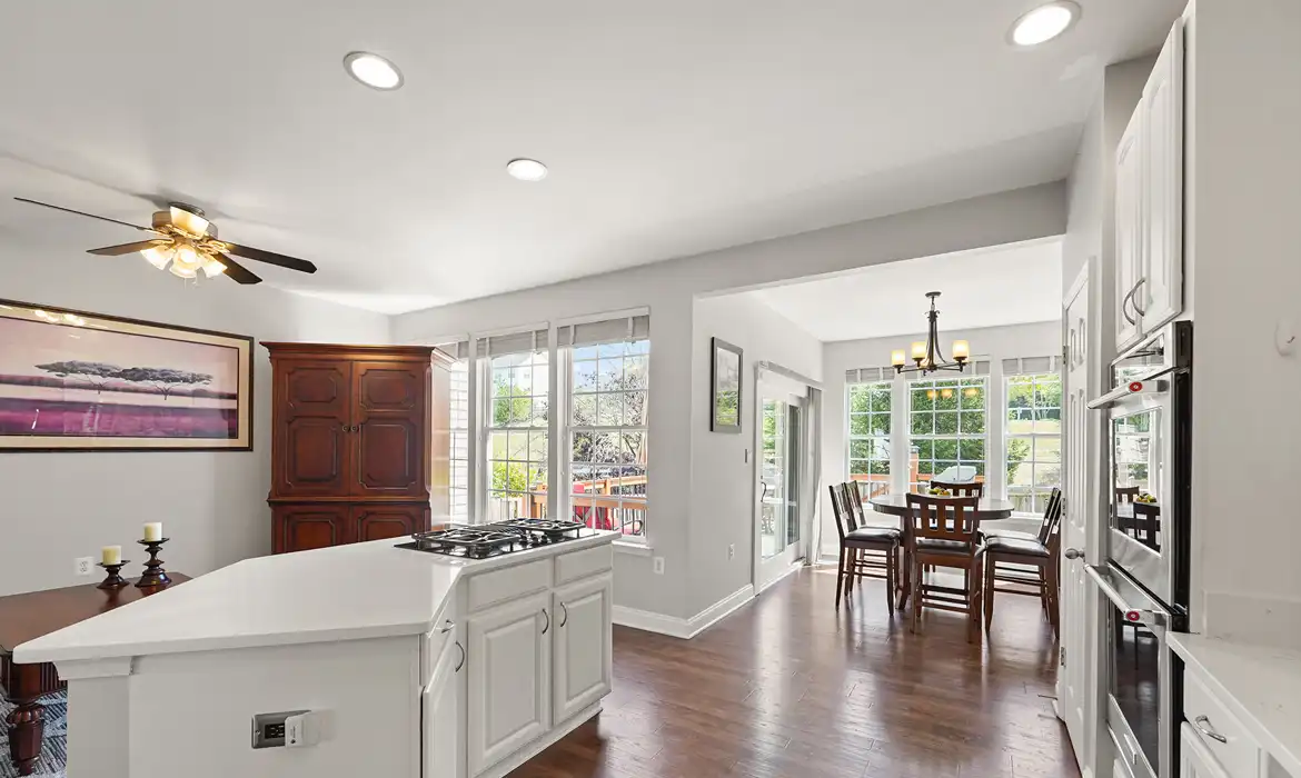 Garrell Group Top Leesburg Realtor 605 McLeary Sq SE web 14