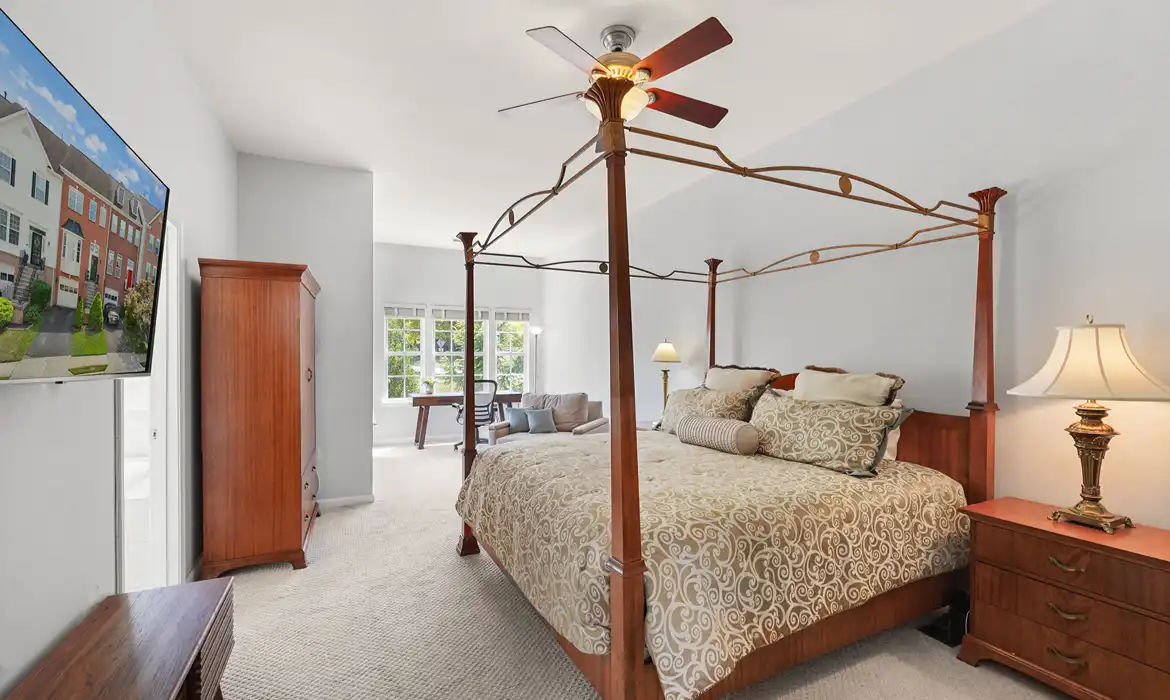 Garrell Group Top Leesburg Realtor 605 McLeary Sq SE web 21