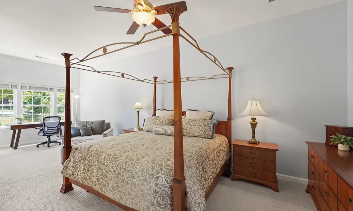 Garrell Group Top Leesburg Realtor 605 McLeary Sq SE web 22