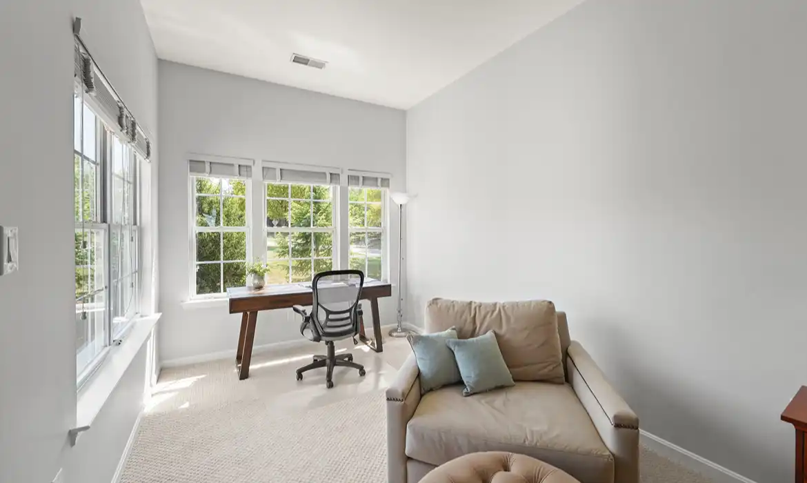 Garrell Group Top Leesburg Realtor 605 McLeary Sq SE web 23