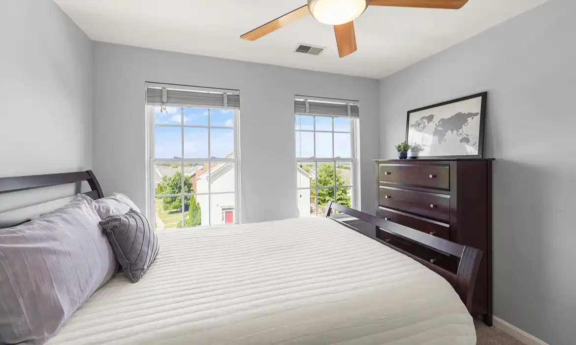 Garrell Group Top Leesburg Realtor 605 McLeary Sq SE web 30