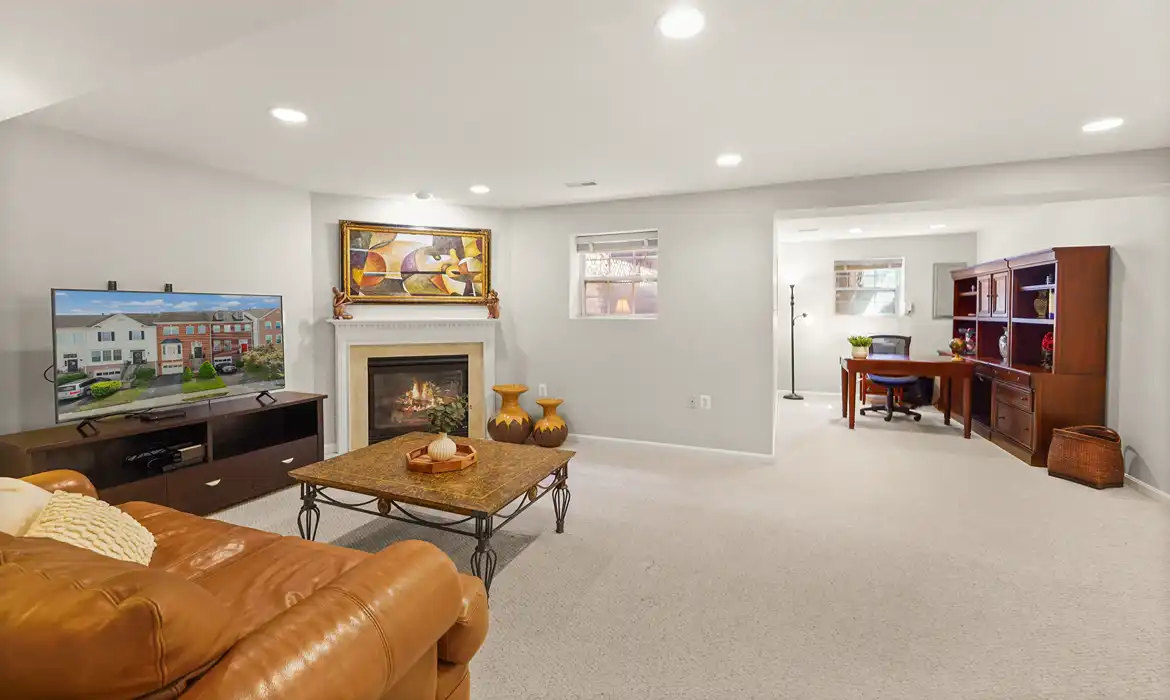 Garrell Group Top Leesburg Realtor 605 McLeary Sq SE web 31
