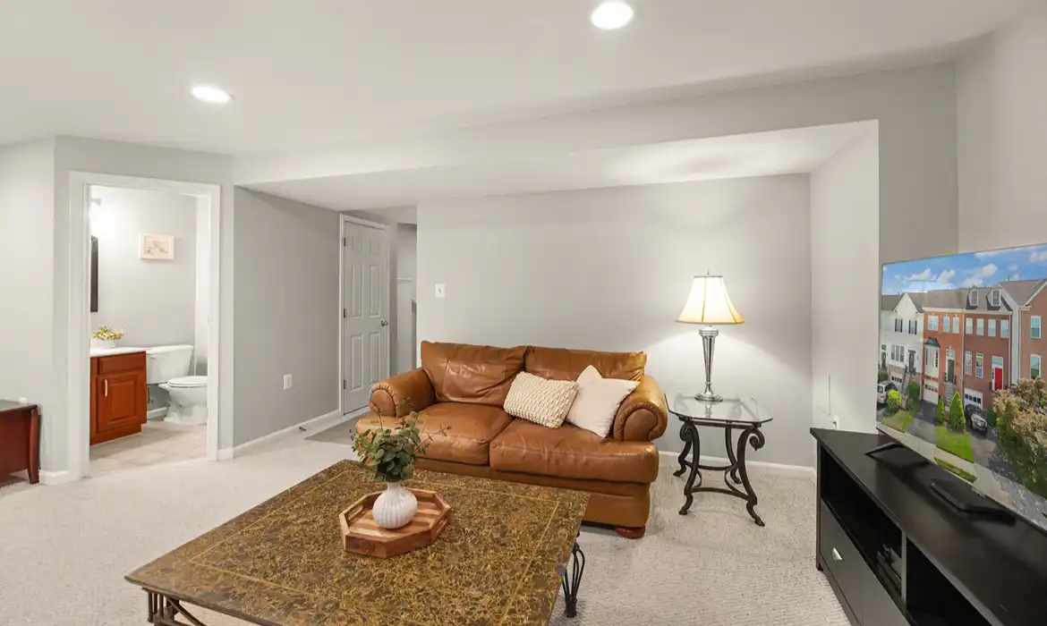 Garrell Group Top Leesburg Realtor 605 McLeary Sq SE web 32