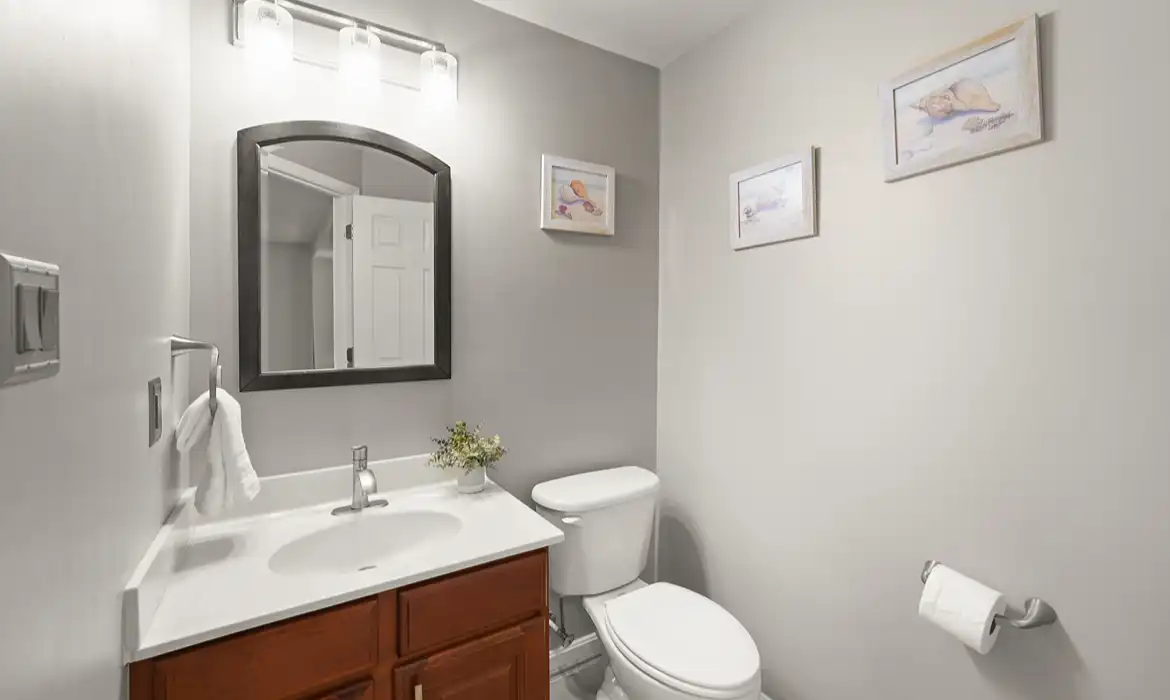Garrell Group Top Leesburg Realtor 605 McLeary Sq SE web 33