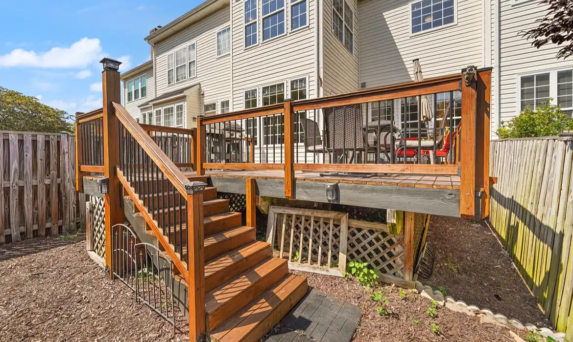 Garrell Group Top Leesburg Realtor 605 McLeary Sq SE web 38