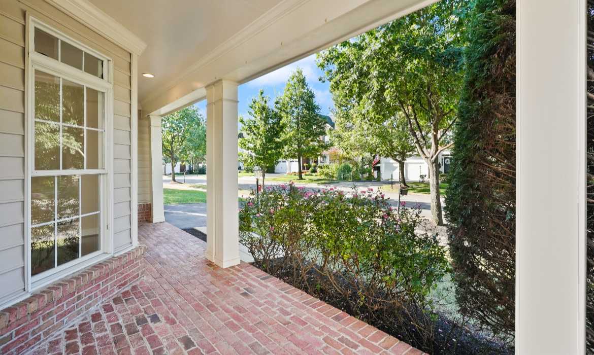 Garrell Group Top Leesburg Realtor 19162 Coton Hall Rd web 05