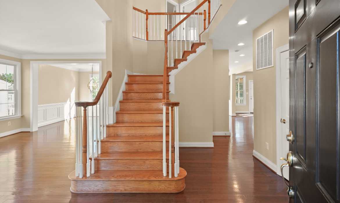 Garrell Group Top Leesburg Realtor 19162 Coton Hall Rd web 06