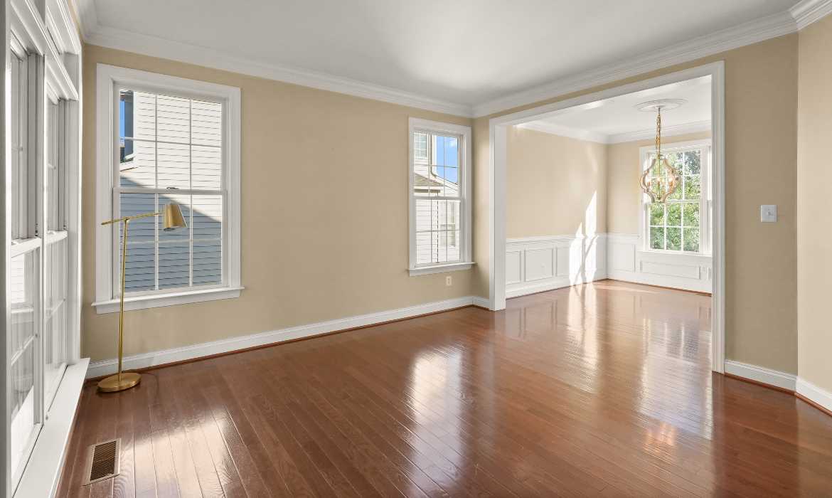 Garrell Group Top Leesburg Realtor 19162 Coton Hall Rd web 07